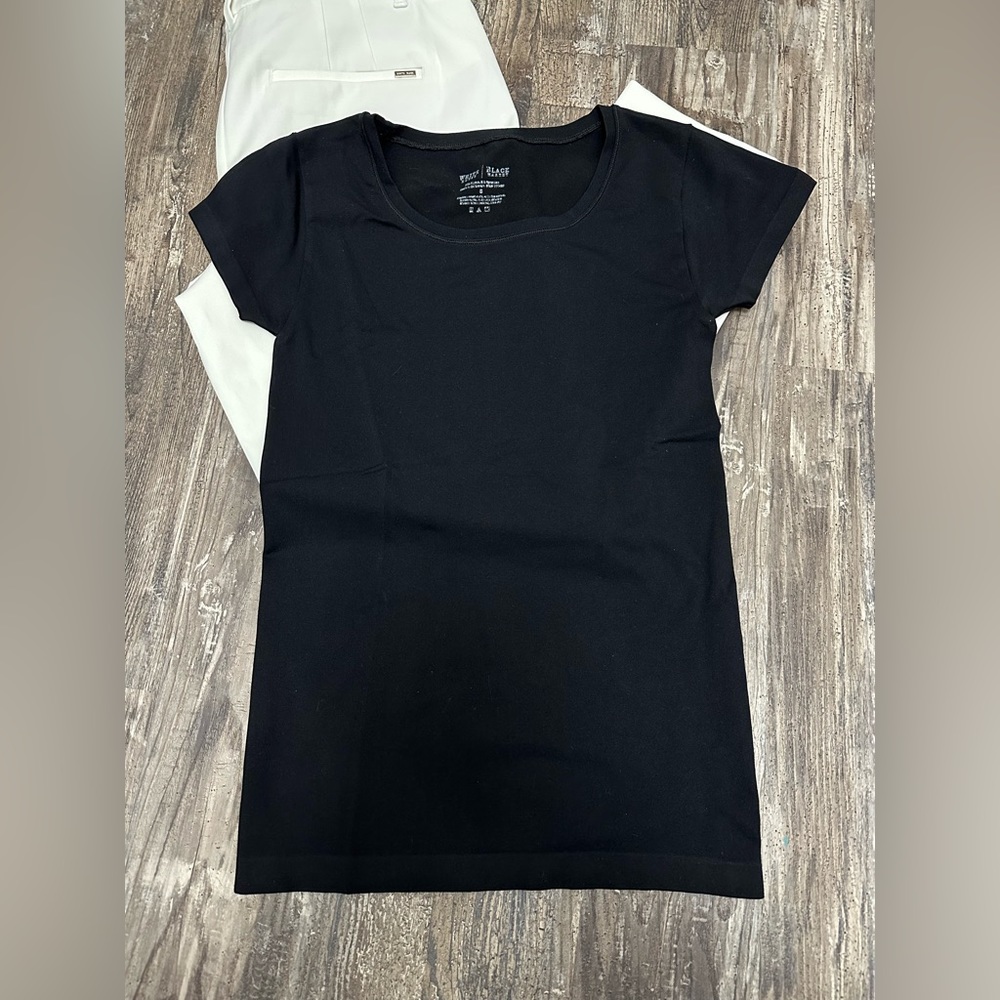 White House Black Market Women’s Black Short Sleeve Tee Size S